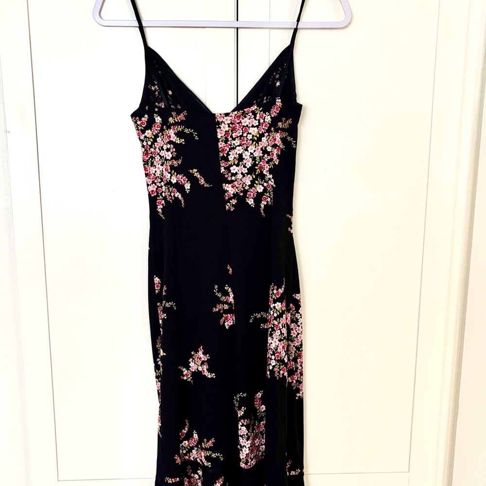 Spaghetti strap Dress - Picture 2 of 4